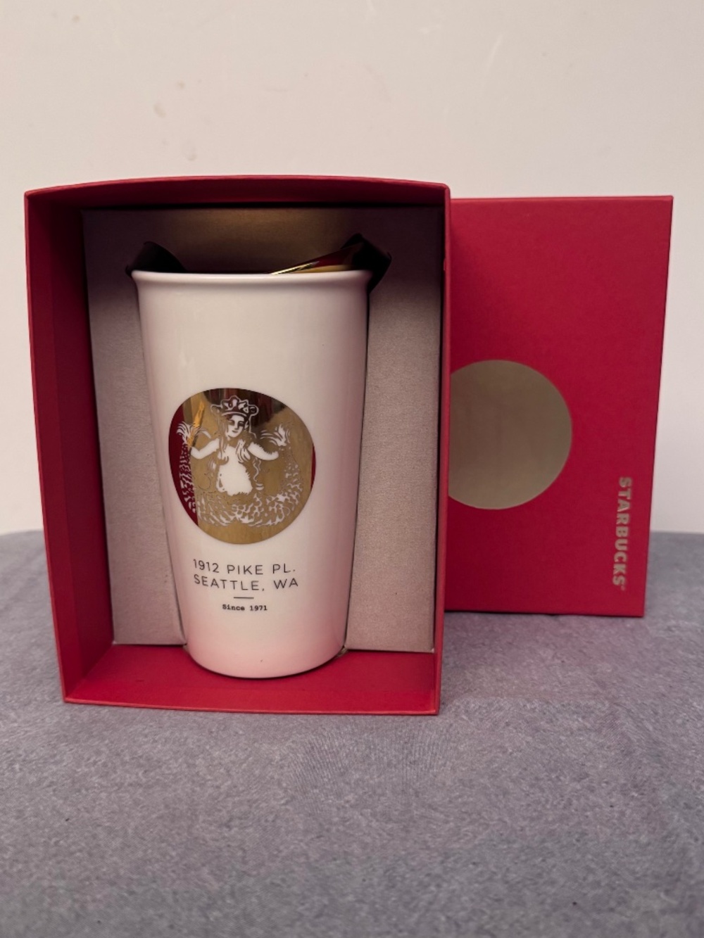 Starbucks 1912 Pike Pl. Seattle 2015 Ceramic Gold Mermaid Tumbler NEW w/Box